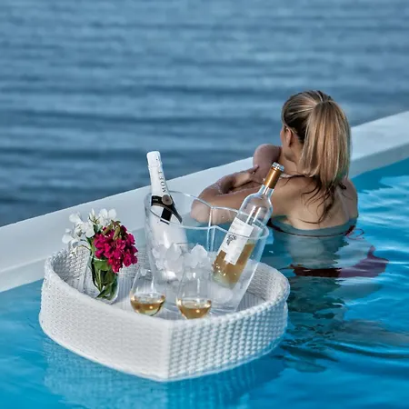 Aparthotel Golden Vista, Beachfront By Explore Andros Town