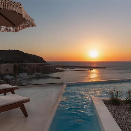 アパートホテル Golden Vista, Beachfront By Explore Ándros