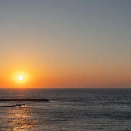 Golden Vista, Beachfront By Explore 4* Ándros
