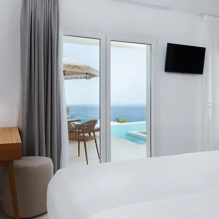 Golden Vista, Beachfront By Explore 4*