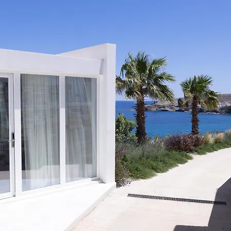 Golden Vista, Beachfront By Explore 4*