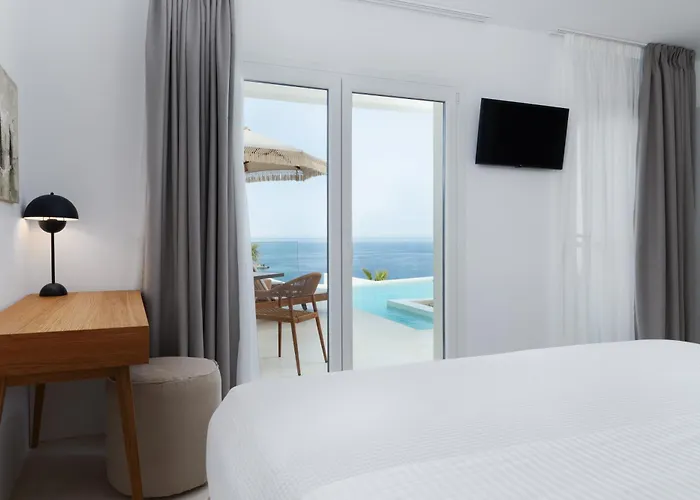 Golden Vista, Beachfront By Explore 4*