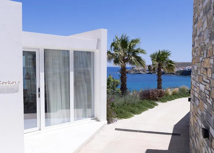 Golden Vista, Beachfront By Explore 4*